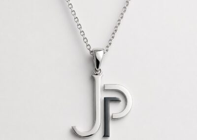 Colgante con monograma JP en plata de Jesús Palacín, mayorista de joyería en Zaragoza
